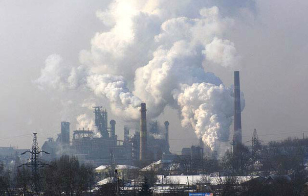 Китай стал «глобальным лидером» по количеству вредных выбросов в атмосферу — Bloomberg