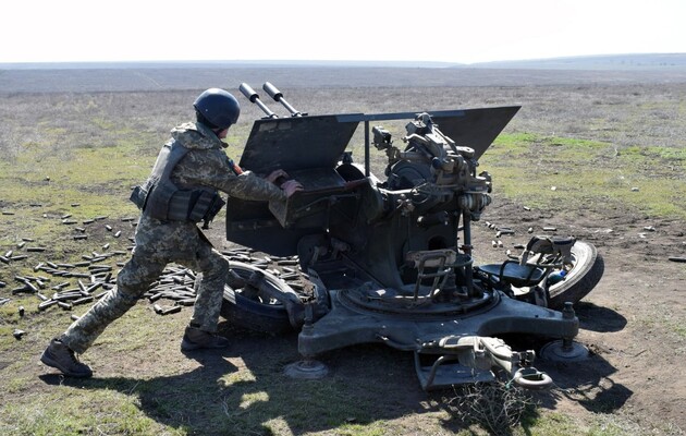 Боевики в Донбассе обстреляли бойцов ООС из крупнокалиберных пулеметов и гранатометов
