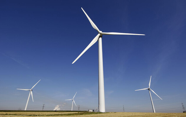 Галузь відновлюваної енергетики розвивається рекордно швидкими темпами — The Guardian