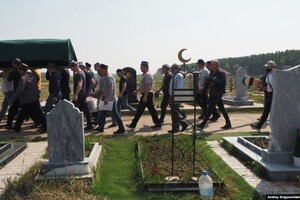 У Казані прощаються із загиблими під час стрілянини в гімназії №175