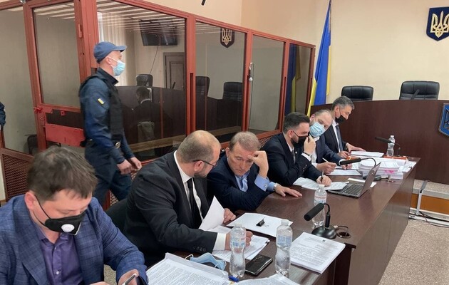Медведчука в суді захищали п'ятеро адвокатів