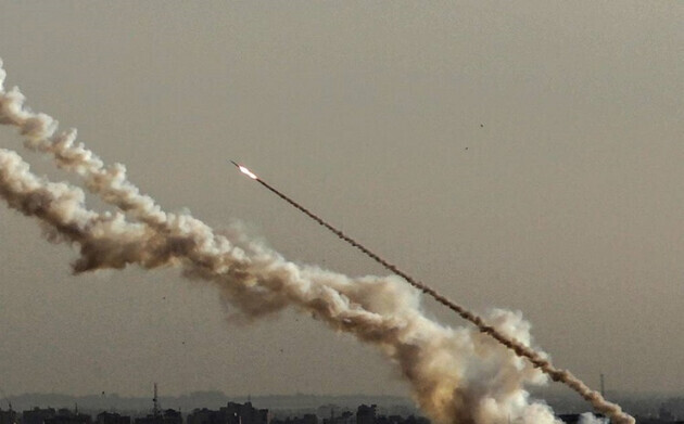 Ракета ХАМАС потрапила в порт міста Ашдода, викликавши пожежу 