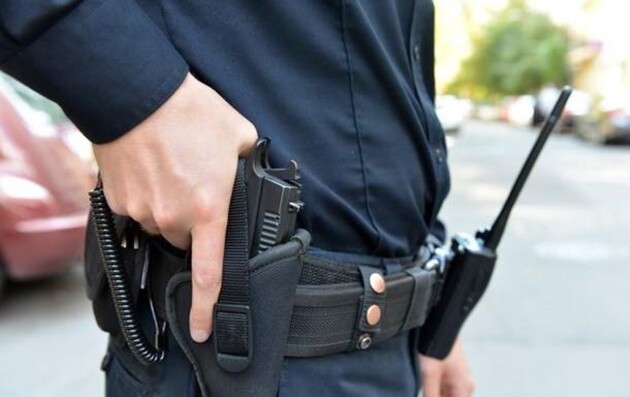 У Чернігові поліцейські застрелили агресивного чоловіка з ножем 