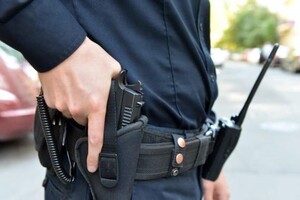 У Чернігові поліцейські застрелили агресивного чоловіка з ножем 