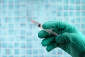 Франція досягла вакцинації 30 відсотків населення 
