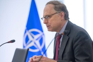 Вагання НАТО щодо нових членів додало Кремлю сміливості в агресії проти України та Грузії – Вершбоу