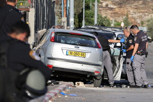 Автомобиль въехал в группу полицейских в Иерусалиме