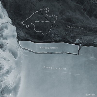 От антарктического ледника откололся крупнейший айсберг в мире