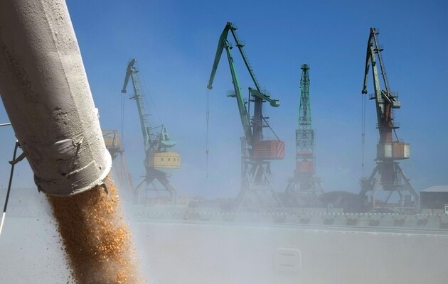 Експорт зернових з України скоротився на 12 млн тонн 