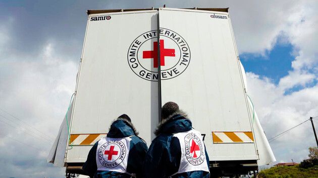 Донбасс за неделю получил 17 грузовиков гумпомощи от Красного Креста