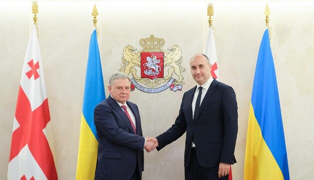 Украина и Грузия утвердили план двустороннего военного сотрудничества