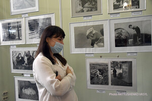 У Києві відкрилася виставка іронічної фотографії: репортаж ZN.UA 