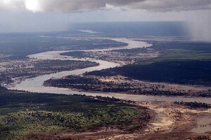 В реке Нигер затонул перегруженный катер, перевозивший около 160 человек
