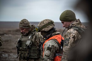 На сході України російські найманці ведуть вогонь з мінометів 120-го калібру та озброєння бойових машин піхоти