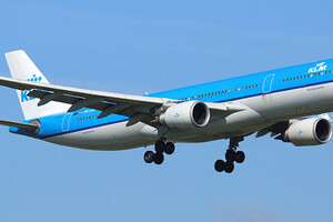 Самолет KLM вылетел из Амстердама в Москву, миновав территорию Беларуси