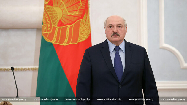 Лукашенко намагається показати, що не боїться «міжнародного вигнання» — FT