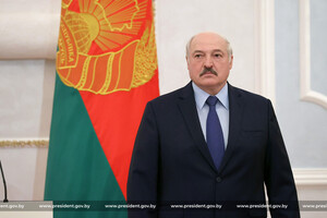 Лукашенко пытается показать, что не боится «международного изгнания» — FT