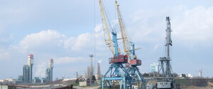 Уряд просять розібратися з перевалкою сировини ЗРС в порту «Південний» 