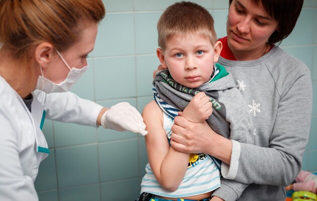 Глава МОЗ розповів про очікувані у червні постачання до України вакцин від COVID-19