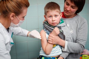 Глава МОЗ розповів про очікувані у червні постачання до України вакцин від COVID-19