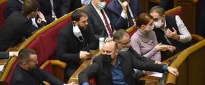 КВУ назвав імена депутатів, які за місяць не проголосували жодного разу