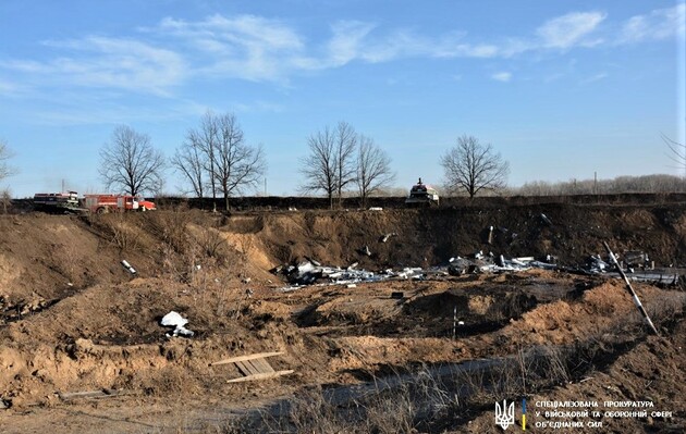 От взрыва погибли трое военнослужащих, четверо - получили ранения
