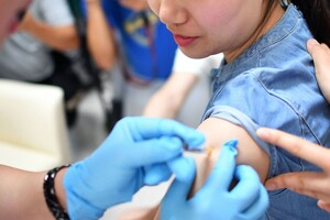 Франція почне вакцинацію дітей з 15 червня 