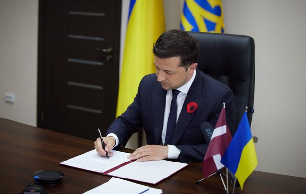 Зеленський «активізував» процес «мирного врегулювання ситуації в Донецькій і Луганській областях» 
