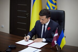 Зеленський «активізував» процес «мирного врегулювання ситуації в Донецькій і Луганській областях» 