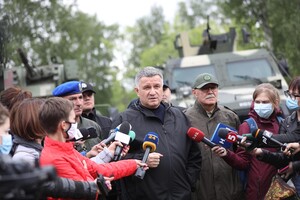 Аваков заявив про загрозу терактів через запуск 