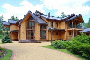 Резиденцію Януковича “Сухолуччя” передали в управління українській компанії