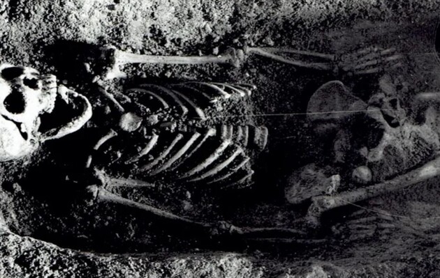 Археологи обнаружили захоронение девочки с головой зяблика во рту
