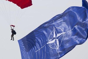Питання вступу України в НАТО не на порядку денному — Кабмін Німеччини