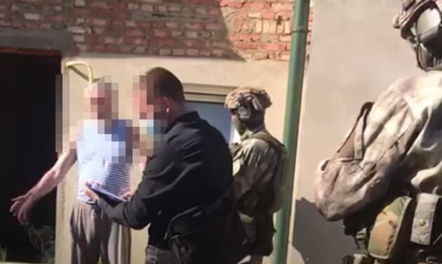 Священник из Львовской области торговал оружием через интернет