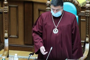 Суд приостановил производство по одному из дел Тупицкого