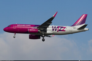 Самолет Wizz Air, летевший в Запорожье, совершил аварийную посадку 