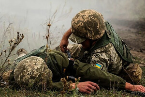 Обстріл Луганського: боєць ЗСУ отримав осколкове поранення 