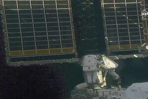 Астронавти встановили нову сонячну панель на МКС 