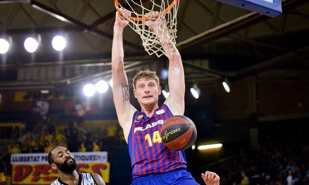 Пустовий грав за "Барселону" з 2018 року