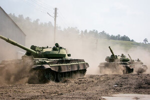 Боевики нарушили линии отвода вооружений в Донбассе и разместили танки 