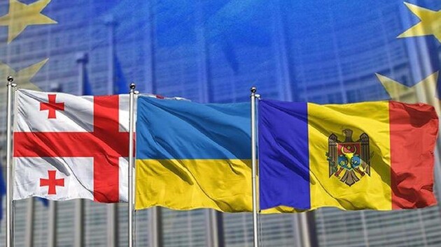Кулеба обсудил с главой МИД Молдовы развитие формата ассоциированного трио