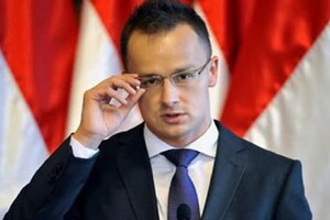 Сіярто закликає Україну дозволити нацменшинам використовувати угорську у держуправлінні