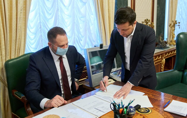 «Реально потужний менеджер»: Зеленський пояснив свою прихильність до Єрмака