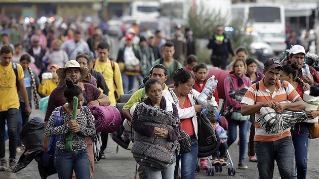 Кількість біженців у світі сягає рекордного рівня — The Economist   