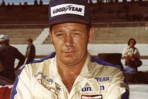 Бывший гонщик NASCAR Джек Ингрэм умер в возрасте 84 лет