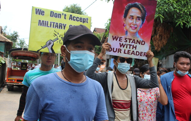 Более 880 человек было убито в Мьянме после переворота
