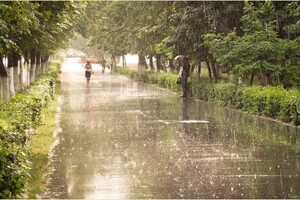 Погода в Украине: Дожди ослабевают, жара возвращается