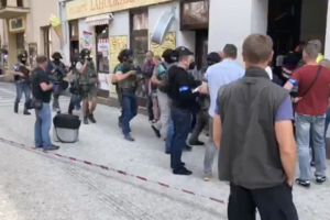 У центрі Праги невідомий влаштував стрілянину, є поранений 