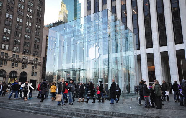 Компания Apple открыла свой офис в Киеве и уже завозит технику для продажи
