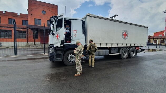 Красный Крест передал на оккупированную Луганщину 5 тонн медицинских препаратов и инструментов